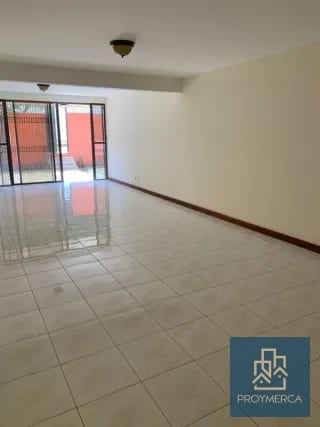 Apartamento con jardín en venta, Zona 10 — Apartamento en Venta en Zona 10, Guatemala, Ciudad — miniatura 1 de 9