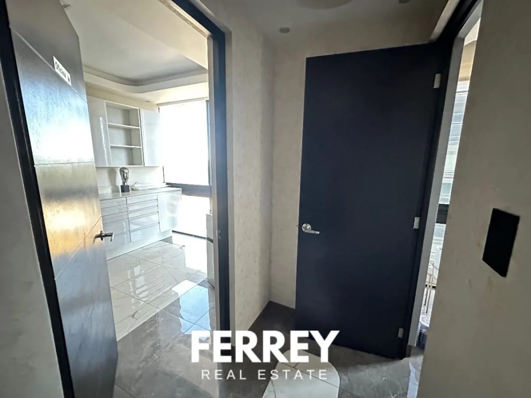🏥 ClĂnica en Venta – Zona 10 — Oficina en Venta en Zona 10, Guatemala, Ciudad — foto 3 de 12