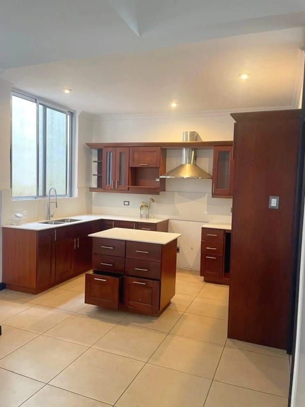 CASA EN VENTA RESIDENCIAL LA MIRADA KM. 10.5 CARRETERA A EL SALADOR — Casa en Venta en Carretera a El Salvador, Guatemala, Ciudad — foto 9 de 12