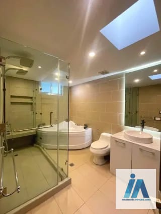 CASA EN VENTA📍 Residencial La Mirada, Km 10.5 Carretera a El Salvador Vive en la exclusividad Carretera a El Salvador, en una residencia única — Casa en Venta en Carretera a El Salvador, Guatemala, Ciudad — miniatura 3 de 16