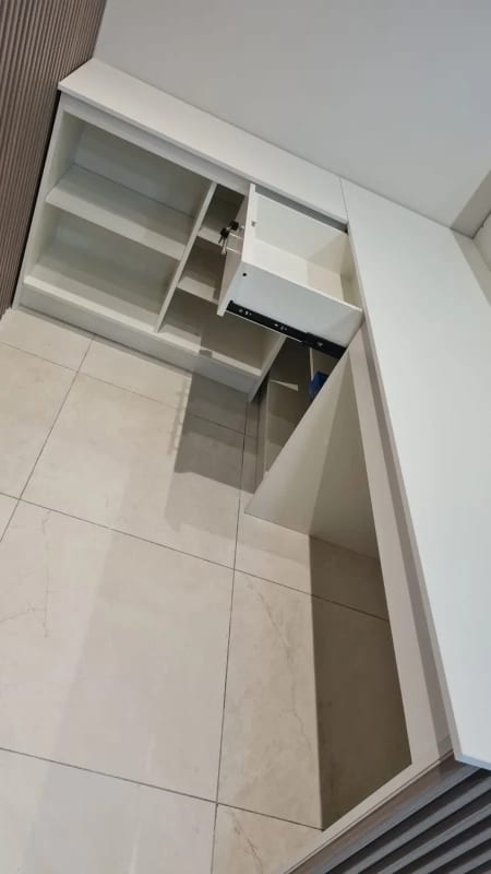 OFICINAS EN RENTA EDIFICIO RENOVATI ZONA 10 — Oficina en Alquiler en Renovati, Zona 10, Guatemala, Ciudad — foto 7 de 8