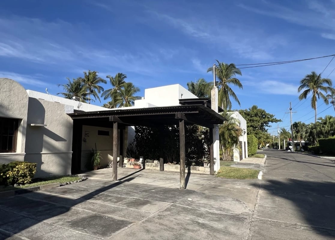 Venta casa de playa en Condominio Alta Mar | Carretera a Chulamar — Casa vacacional en Venta en Altamar I, Puerto San José, Escuintla — foto 2 de 12