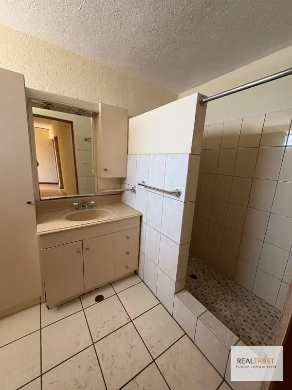 Casa en renta zona 14 para VIVIENDA u OFICINA — Casa en Alquiler en Zona 14, Guatemala, Ciudad — foto 4 de 15