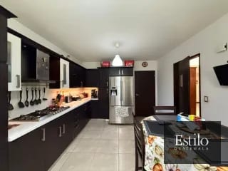 CASA EN VENTA LA FONTANA — Casa en Venta en Carretera a El Salvador, Guatemala, Ciudad — miniatura 5 de 15