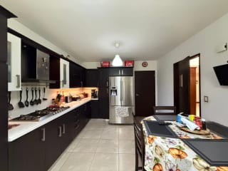 Casa en Venta la Fontana — Casa en Venta en Carretera a El Salvador, Guatemala, Ciudad — miniatura 5 de 15
