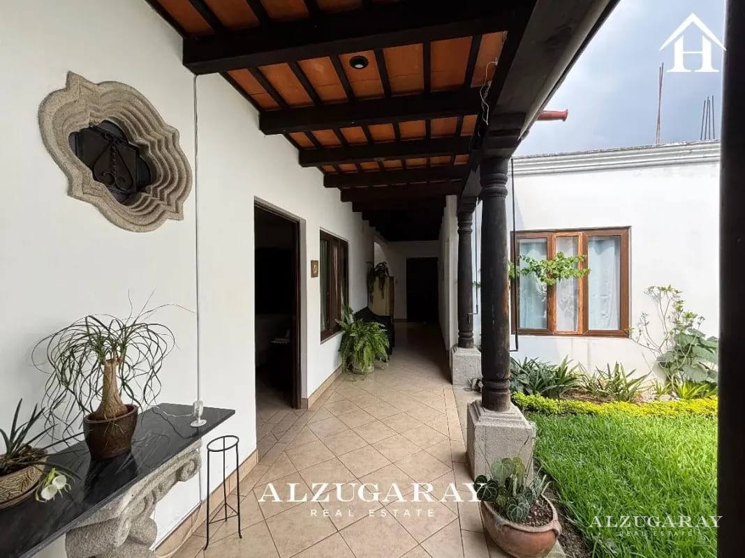 CASA ESTILO COLONIAL C/ JARDIN 2 HAB. / SAN PEDRO LAS HUERTAS — Casa en Venta en San Pedro Las Huertas, Antigua, Sacatepéquez — foto 9 de 13