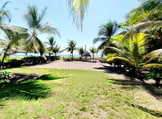 Vendo Chalet frente a la playa Gariton, Monterrico km 135 — Casa en Venta en Monterrico, Santa Rosa — miniatura 1 de 8