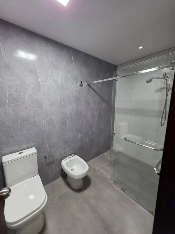 Amplio apartamento en venta zona 10 — Apartamento en Venta en Zona 10, Guatemala, Ciudad — foto 4 de 9