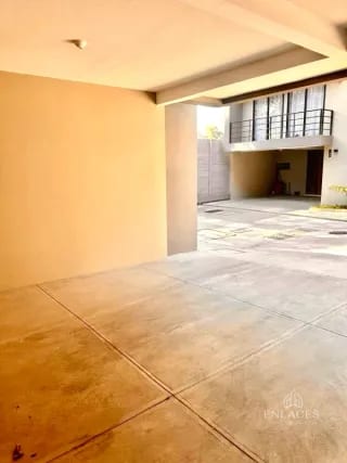 Zona 16 • Casa en Renta • Condominio Danté, Kanajuyú — Casa en Alquiler en Kanajuyú, Zona 16, Guatemala, Ciudad — miniatura 14 de 16
