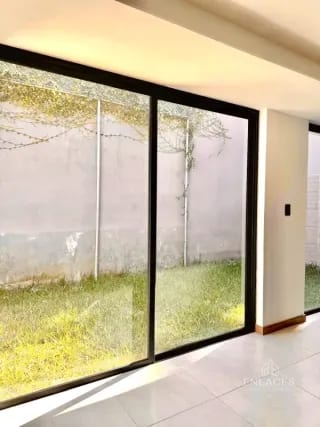 Zona 16 • Casa en Renta • Condominio Danté, Kanajuyú — Casa en Alquiler en Kanajuyú, Zona 16, Guatemala, Ciudad — miniatura 12 de 16