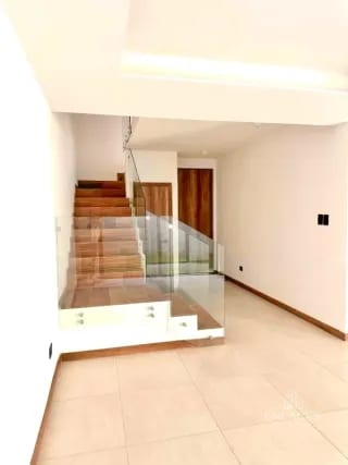 Zona 16 • Casa en Renta • Condominio Danté, Kanajuyú — Casa en Alquiler en Kanajuyú, Zona 16, Guatemala, Ciudad — miniatura 4 de 16