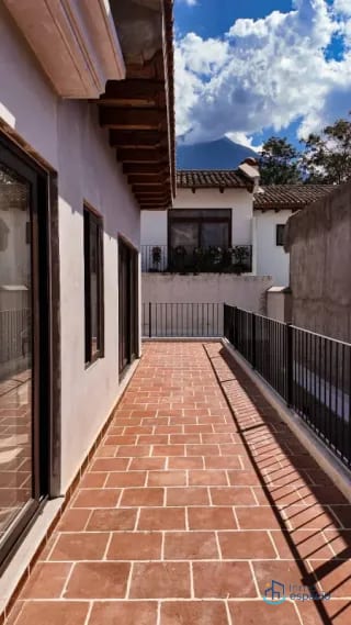 Casas en venta- Residencia de lujo en Club Residencial Franciscanos — Casa en Venta en Ciudad Vieja, Sacatepéquez — miniatura 16 de 17