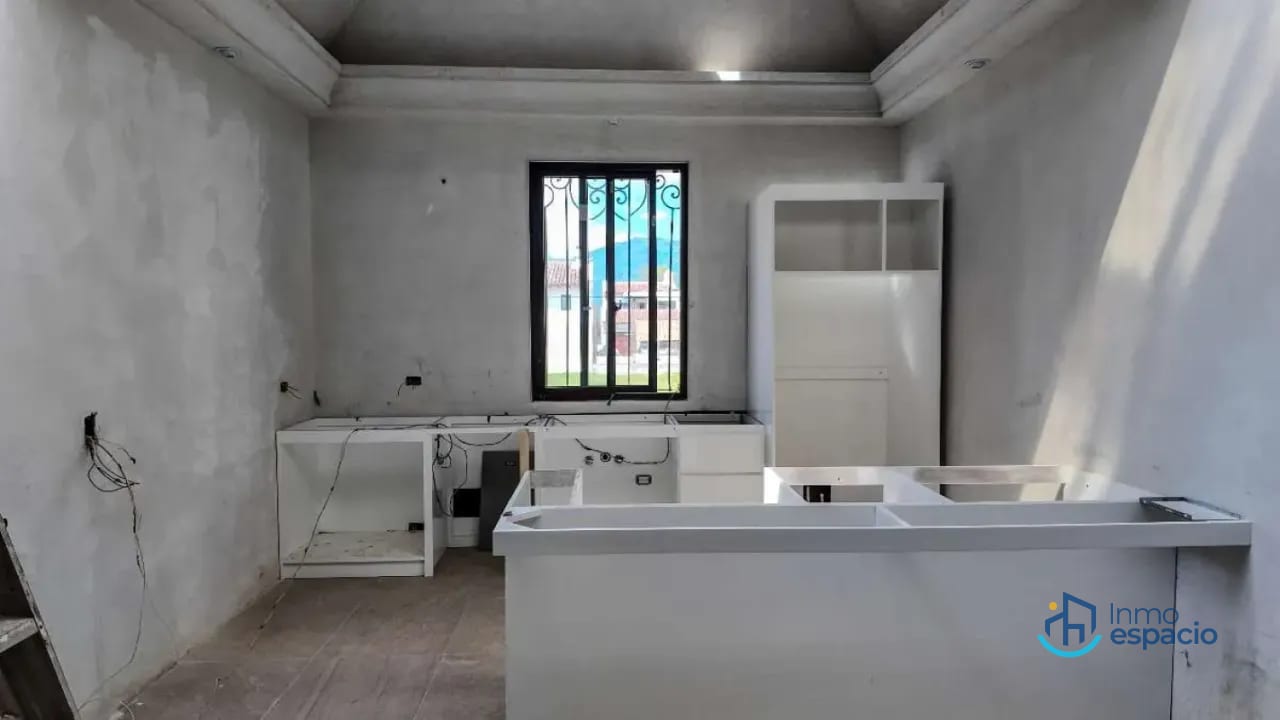 Casas en venta- Residencia de lujo en Club Residencial Franciscanos — Casa en Venta en Ciudad Vieja, Sacatepéquez — foto 2 de 17