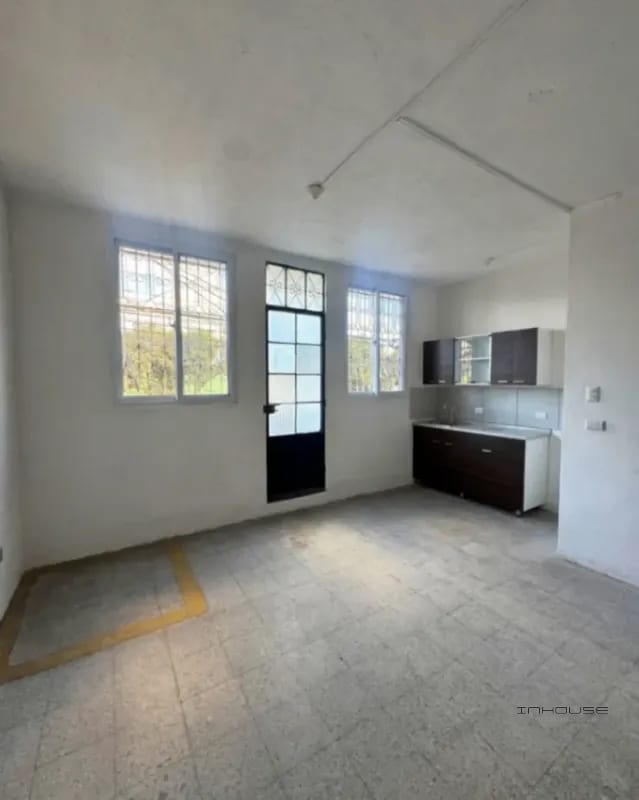 CASA EN VENTA EN ZONA 6  PARA USO COMERCIAL FRENTE A LA PARADA DEL TRANSMETRO — Casa en Venta en Zona 6, Guatemala, Ciudad — foto 10 de 12