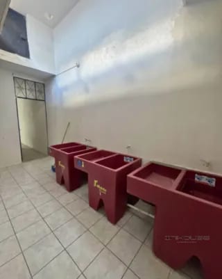 CASA EN VENTA EN ZONA 6  PARA USO COMERCIAL FRENTE A LA PARADA DEL TRANSMETRO — Casa en Venta en Zona 6, Guatemala, Ciudad — miniatura 9 de 12