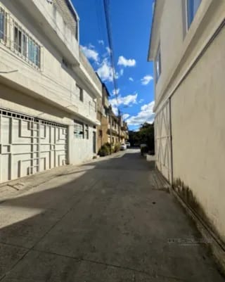 CASA EN VENTA EN ZONA 6  PARA USO COMERCIAL FRENTE A LA PARADA DEL TRANSMETRO — Casa en Venta en Zona 6, Guatemala, Ciudad — miniatura 8 de 12