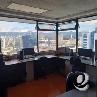 Oficina en Renta Zona 10 Edificio Reforma Montufar — Oficina en Alquiler en Zona 10, Guatemala, Ciudad — miniatura 2 de 4