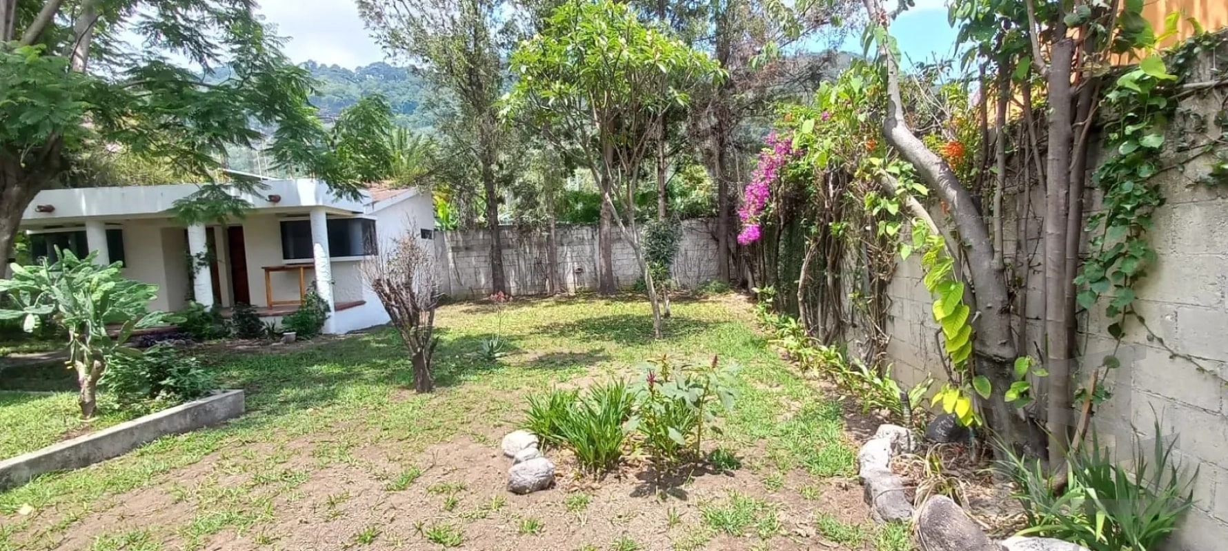 Residencia Exclusiva en Panajachel – Diseño Moderno con Módulo Independiente — Casa en Venta en Panajachel, Sololá — foto 4 de 6