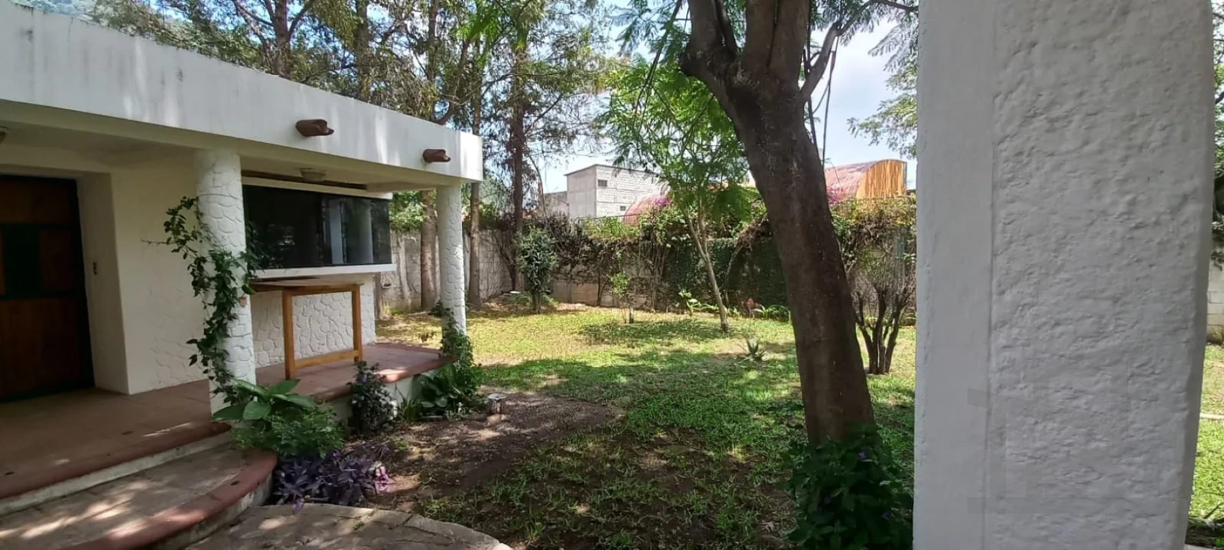 Residencia Exclusiva en Panajachel – Diseño Moderno con Módulo Independiente — Casa en Venta en Panajachel, Sololá — foto 2 de 6