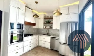 VENTA DE MODERNA CASA EXCELENTE UBICACIÓN - BLV. SAN CRISTOBAL — Casa en Venta en Zona 8 Mixco, Guatemala, Ciudad — miniatura 10 de 12