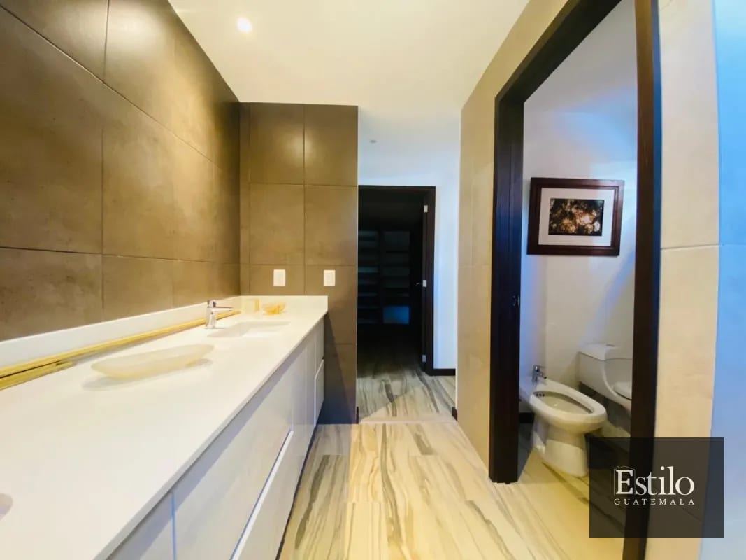 EXCLUSIVO APARTAMENTO ZONA 14 — Apartamento en Venta en Zona 14, Guatemala, Ciudad — foto 6 de 8