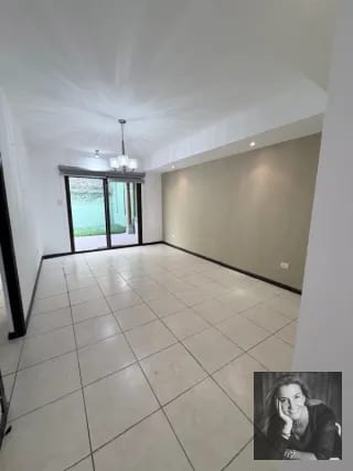 Casa en Venta en Vistas de San Isidro – Zona 16 — Casa en Venta en Vistas de San Isidro, Zona 16, Guatemala, Ciudad — miniatura 11 de 17