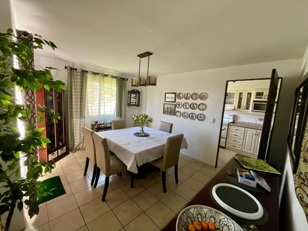 Casa en Venta Fontana II — Casa en Venta en La Fontana II, Carretera a El Salvador, Guatemala, Ciudad — foto 4 de 9