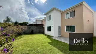 CASA EN VENTA FONTANA II — Casa en Venta en La Fontana II, Carretera a El Salvador, Guatemala, Ciudad — miniatura 2 de 9