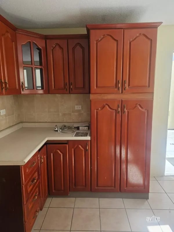 Condado Naranjo, casa Navarra dentro de Alameda Norte   Q2,800,000 — Casa en Venta en Condado Naranjo, Zona 4 Mixco, Guatemala, Ciudad — foto 10 de 14