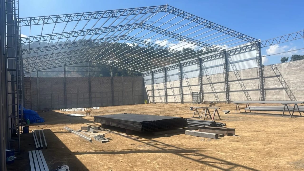 Se Renta Nave Industrial de 2,300 m2 En San Andrés Itzapa Chimaltenango — Bodega / Ofibodega en Alquiler en San Andrés Itzapa, Chimaltenango — foto 2 de 16