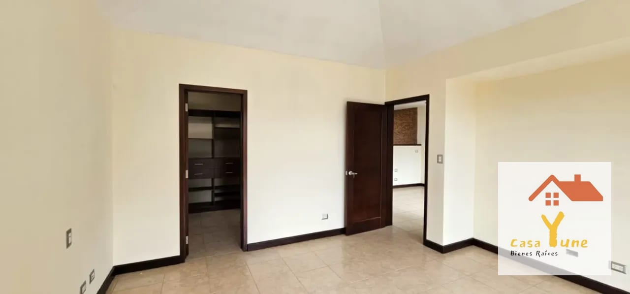 Casa en venta zona 16 Ensenada de San Isidro — Casa en Venta en Ensenada de San Isidro, Zona 16, Guatemala, Ciudad — foto 2 de 17