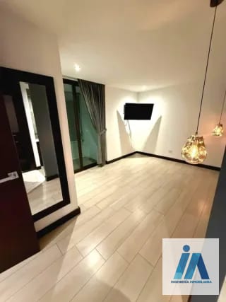 APARTAMENTO EN VENTA📍 Edificio Liv VH1, Zona 15 Un hogar diseñado para quienes buscan espacios versátiles — Apartamento en Venta en Zona 15, Guatemala, Ciudad — miniatura 6 de 8
