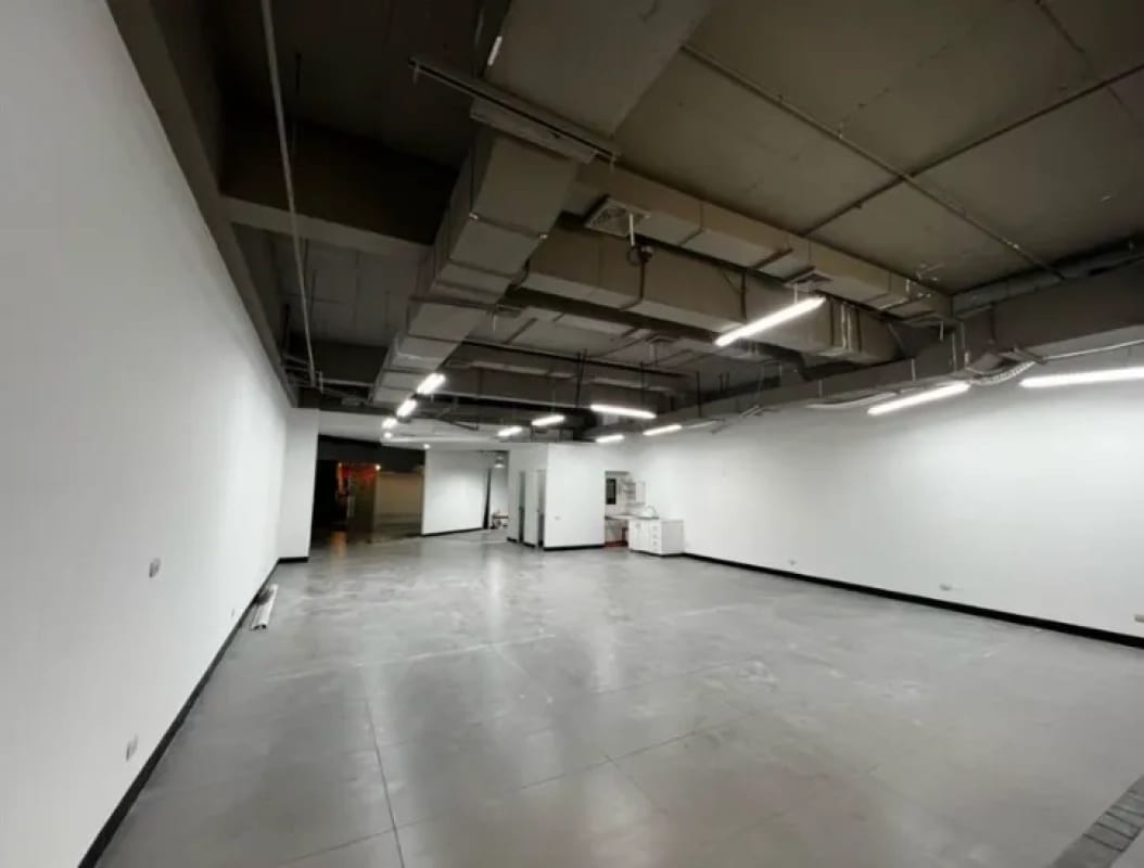 Rento Local Comercial de 208m2 en Design Center, Zona 10 — Local en Alquiler en Zona 10, Guatemala, Ciudad — foto 6 de 10