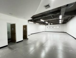 Rento Local Comercial de 208m2 en Design Center, Zona 10 — Local en Alquiler en Zona 10, Guatemala, Ciudad — miniatura 4 de 10