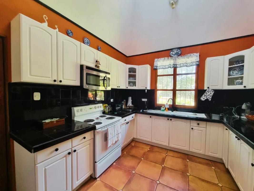 Casa en Venta en Antigua Guatemala — Casa en Venta en Dentro del Casco, Antigua, Sacatepéquez — foto 16 de 17