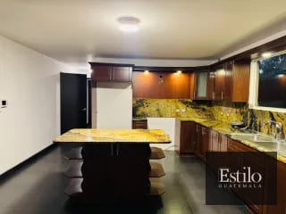 CASA EN VENTA CONDOMINIO COLINAS DE CASTEL — Casa en Venta en Colinas de Castel, Carretera a El Salvador, Guatemala, Ciudad — miniatura 1 de 12