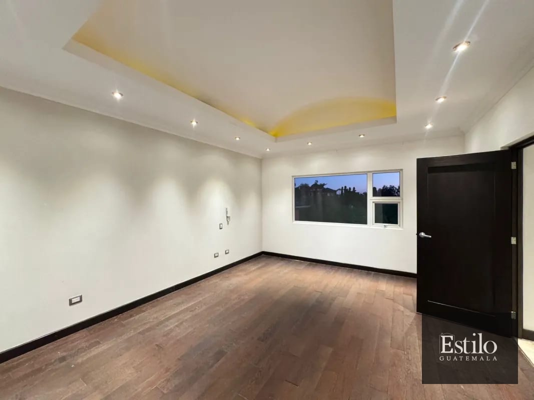 CASA EN VENTA CONDOMINIO COLINAS DE CASTEL — Casa en Venta en Colinas de Castel, Carretera a El Salvador, Guatemala, Ciudad — foto 4 de 12