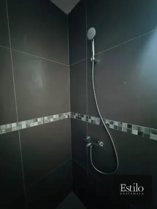 HERMOSA CASA EN VENTA HACIENDA LAS MERCEDES — Casa en Venta en San José Pinula, Guatemala, Ciudad — miniatura 5 de 12