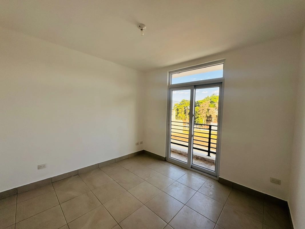 Hermosa Casa en Venta Hacienda las Mercedes — Casa en Venta en San José Pinula, Guatemala, Ciudad — foto 2 de 12