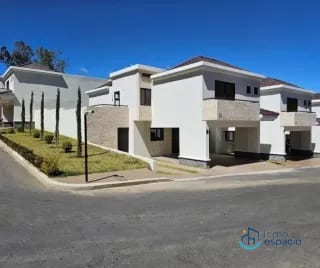 CASA EN VENTA – Prados de Fraijanes, Km. 21.5 Carretera a Fraijanes — Casa en Venta en Fraijanes, Carretera a El Salvador, Guatemala, Ciudad — miniatura 1 de 17
