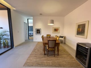 APARTAMENTO VENTA ZONA 10, MARANTA OAKLAND , 2 DORMITORIOS, SALA FAMILIAR, 2 PARQUEOS , BODEGA + DORMITORIO DE SERVICIO $550,000 + IMPUESTOS — Apartamento en Venta en Zona 10, Guatemala, Ciudad — miniatura 2 de 17