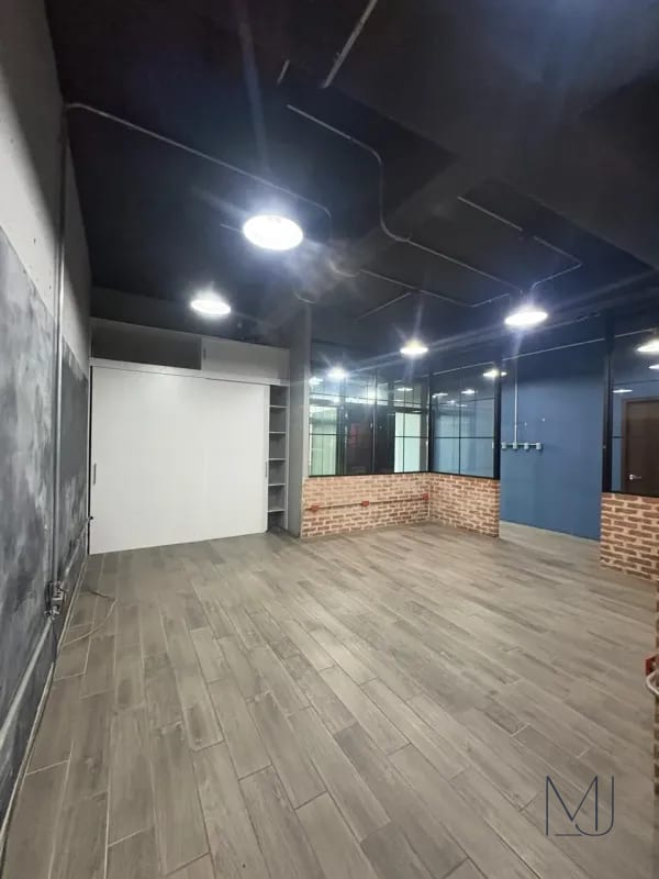 Oficina en Alquiler / Venta | Edificio Pialé | Zona 10 | Con terraza y jardín — Oficina en Venta en Pialé, Zona 10, Guatemala, Ciudad — foto 7 de 7