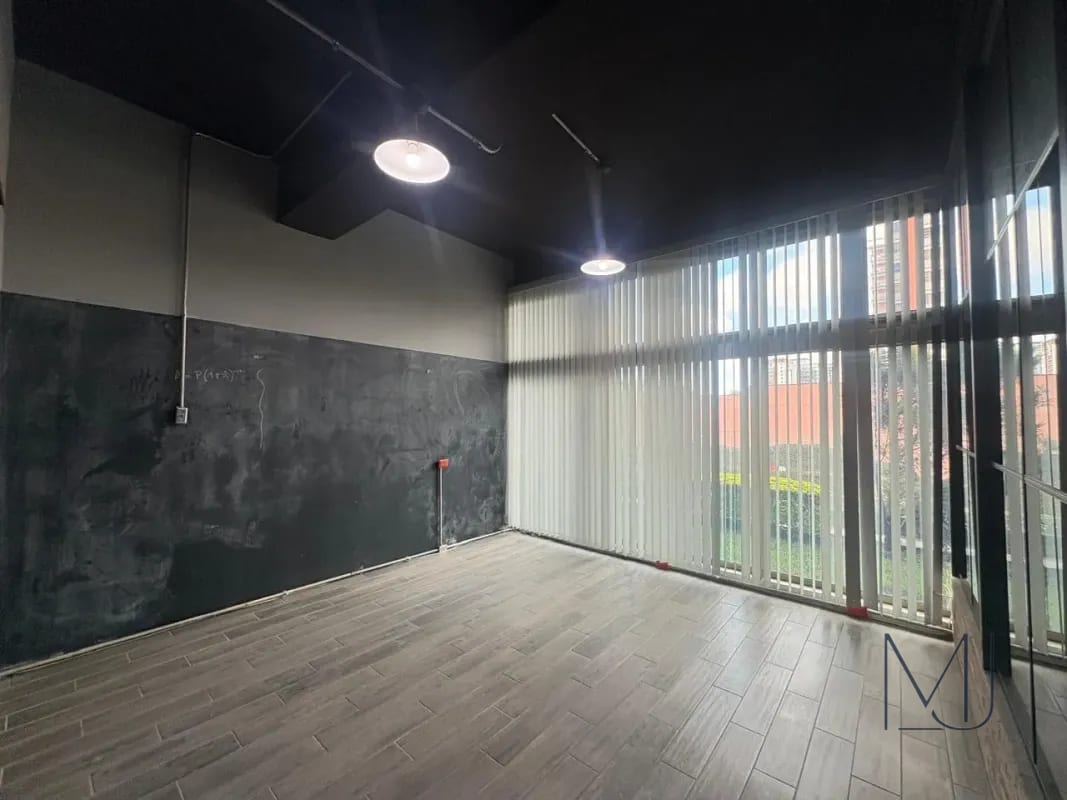 Oficina en Alquiler / Venta | Edificio Pialé | Zona 10 | Con terraza y jardín — Oficina en Venta en Pialé, Zona 10, Guatemala, Ciudad — foto 5 de 7