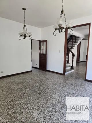 Propiedad en Alquiler para Oficinas o Negocio, San Cristóbal zona 8 de Mixco — Casa en Alquiler en Zona 8 Mixco, Guatemala, Ciudad — miniatura 1 de 17