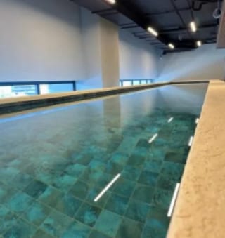 VENTA: LINDO APARTAMENTO AMUEBLADO / VASANTA ZONA 10 — Apartamento en Venta en Vasanta, Zona 10, Guatemala, Ciudad — miniatura 3 de 12