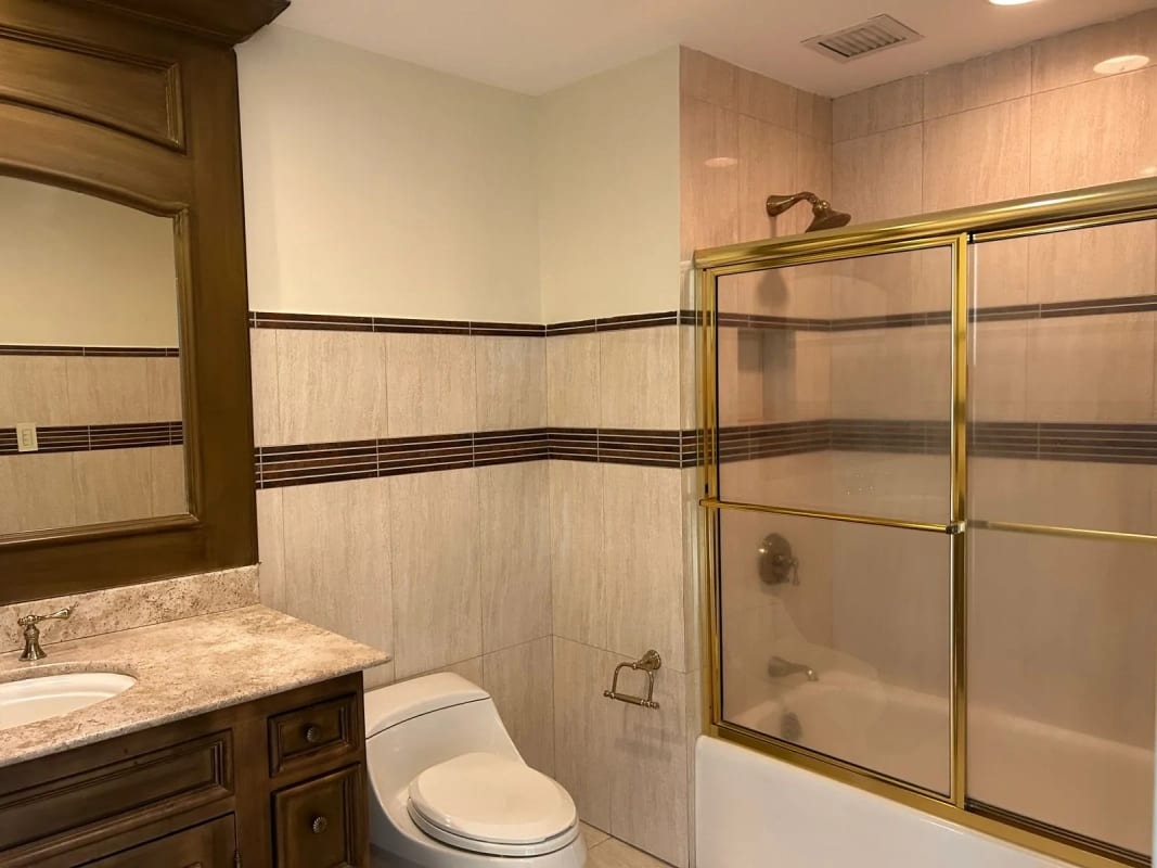 Apartamento en venta, de 2 niveles, Edificio Villa Risho, zona 14 — Apartamento en Venta en Villa Risho, Zona 14, Guatemala, Ciudad — foto 7 de 10