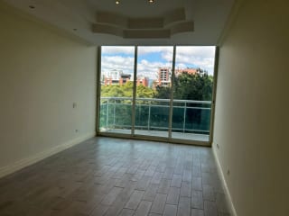 Apartamento en venta, de 2 niveles, Edificio Villa Risho, zona 14 — Apartamento en Venta en Villa Risho, Zona 14, Guatemala, Ciudad — miniatura 4 de 10