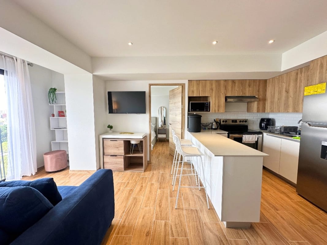 Para extranjeros, apto amueblado/ 2 dorm — Apartamento en Alquiler en Zona 9, Guatemala, Ciudad — foto 1 de 15