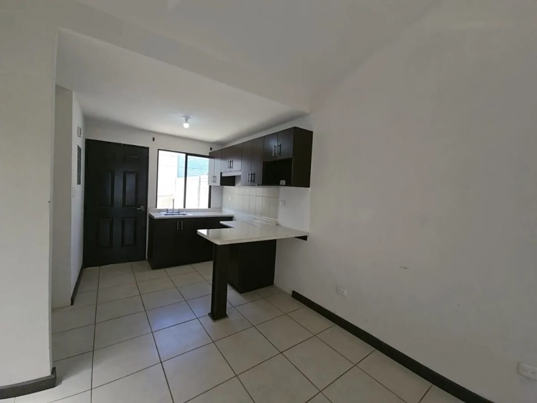 Se renta casa, 3 hab, Condado Santa Fé, CAES, Q2,900 — Casa en Alquiler en Carretera a El Salvador, Guatemala, Ciudad — foto 9 de 10