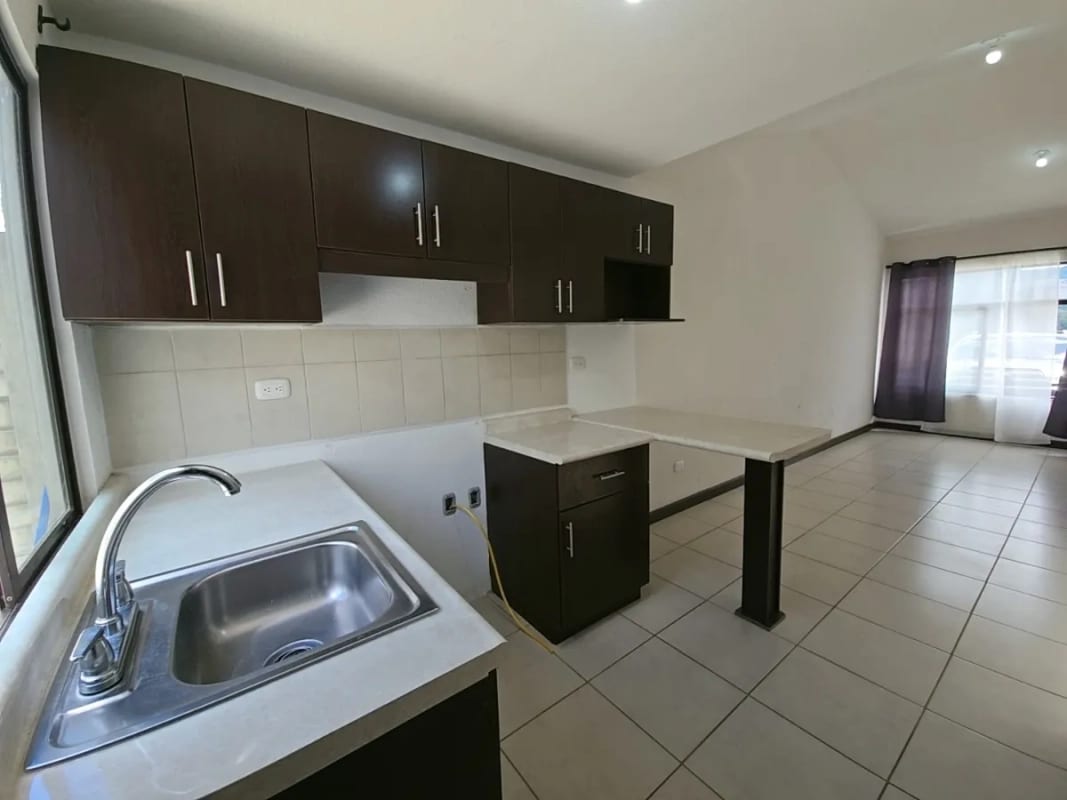 Se renta casa, 3 hab, Condado Santa Fé, CAES, Q2,900 — Casa en Alquiler en Carretera a El Salvador, Guatemala, Ciudad — foto 8 de 10